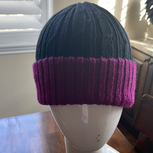 Peruvian Alpaca reversible beanie cap - Picture 3 of 7